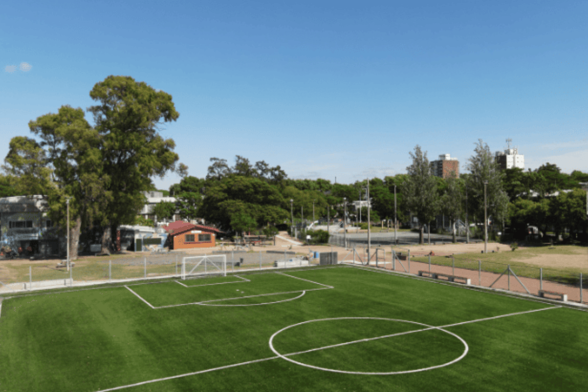 Brazo Oriental: demanda por servicios, centros comerciales y conectividad